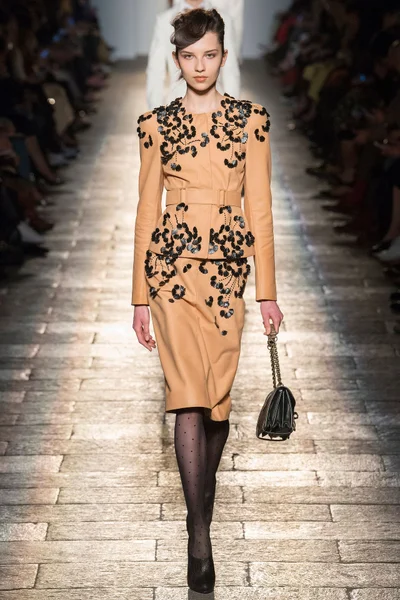 Look 42